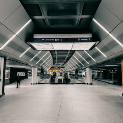free-photo-of-empty-metro-station-hall