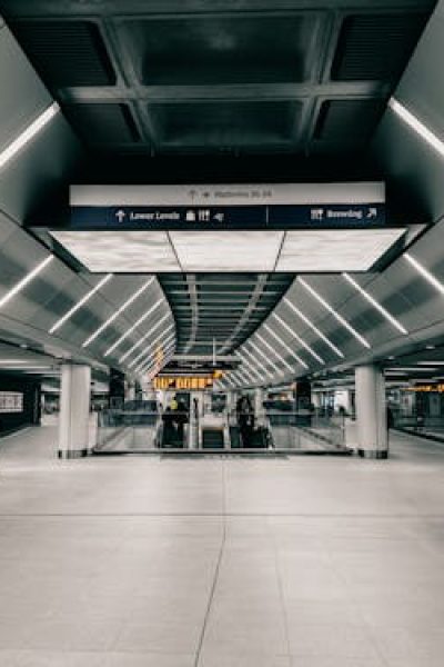 free-photo-of-empty-metro-station-hall